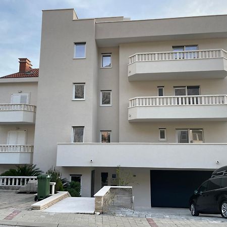 Apartment Dalmatien Traumhaus Макарска Экстерьер фото