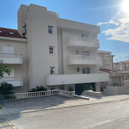 Apartment Dalmatien Traumhaus Макарска Экстерьер фото