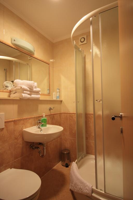 Apartment Dalmatien Traumhaus Макарска Экстерьер фото