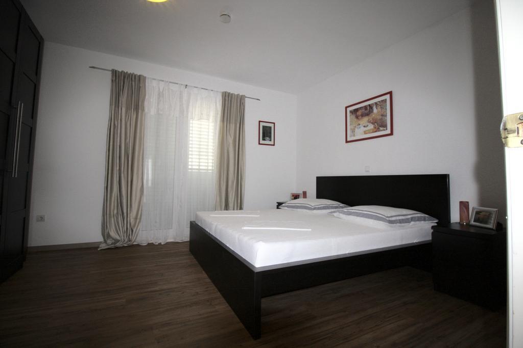Apartment Dalmatien Traumhaus Макарска Экстерьер фото