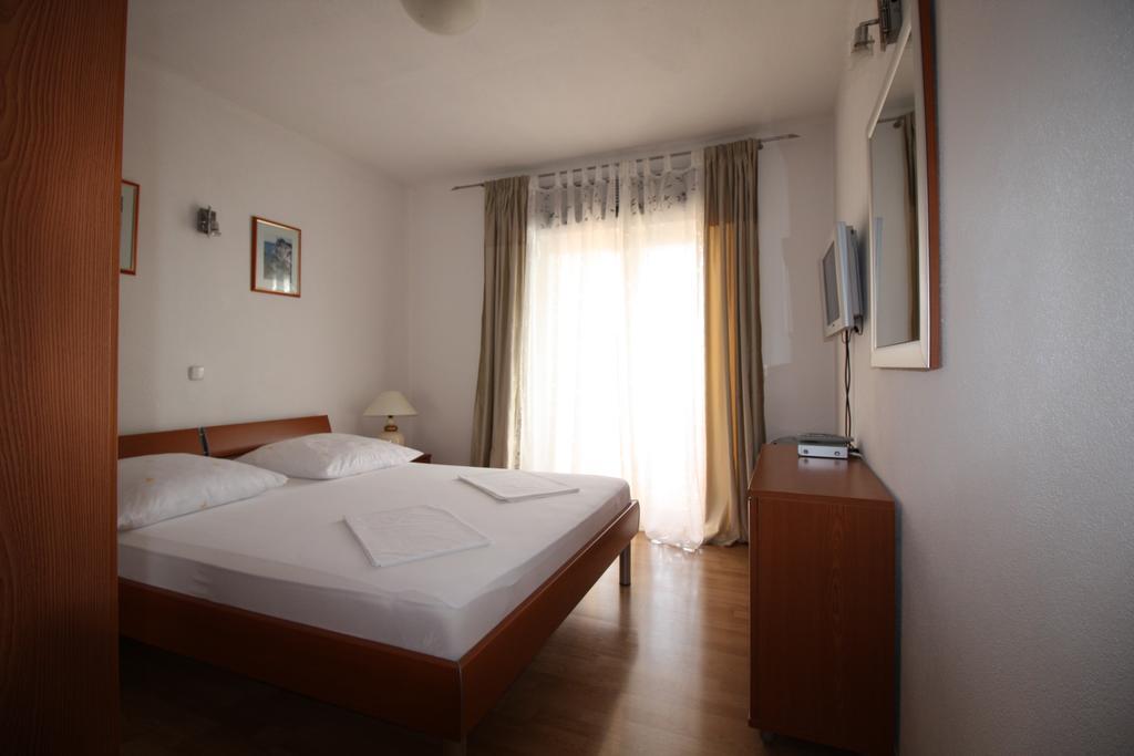 Apartment Dalmatien Traumhaus Макарска Экстерьер фото