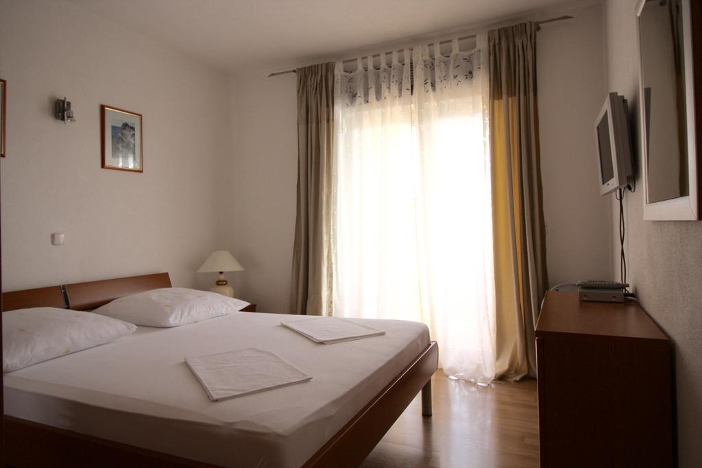 Apartment Dalmatien Traumhaus Макарска Экстерьер фото