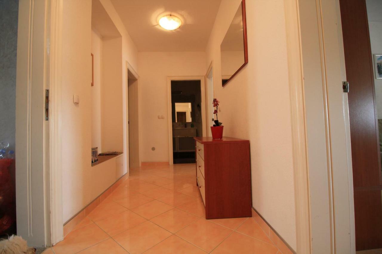 Apartment Dalmatien Traumhaus Макарска Экстерьер фото