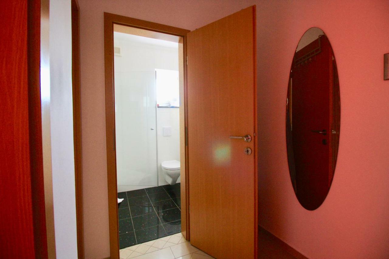 Apartment Dalmatien Traumhaus Макарска Экстерьер фото