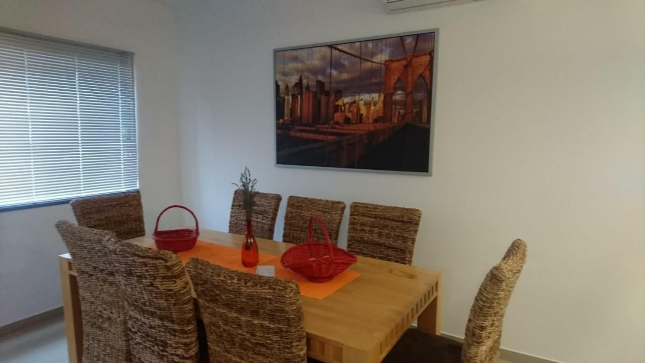 Apartment Dalmatien Traumhaus Макарска Экстерьер фото